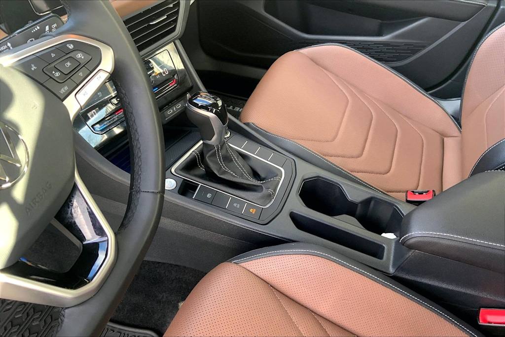Thumbnail: 2025 Volkswagen Jetta - 15