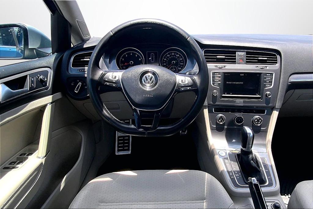 Thumbnail: 2017 Volkswagen Golf - 14