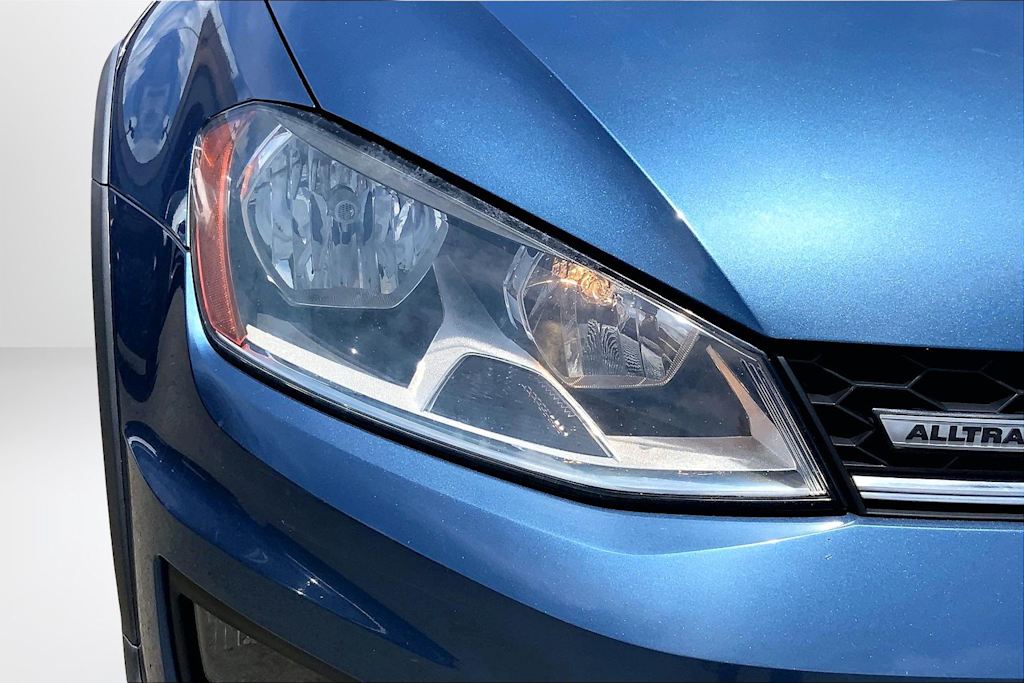 Thumbnail: 2017 Volkswagen Golf - 31