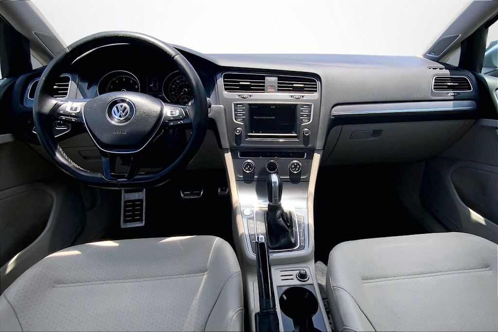 Thumbnail: 2017 Volkswagen Golf - 10