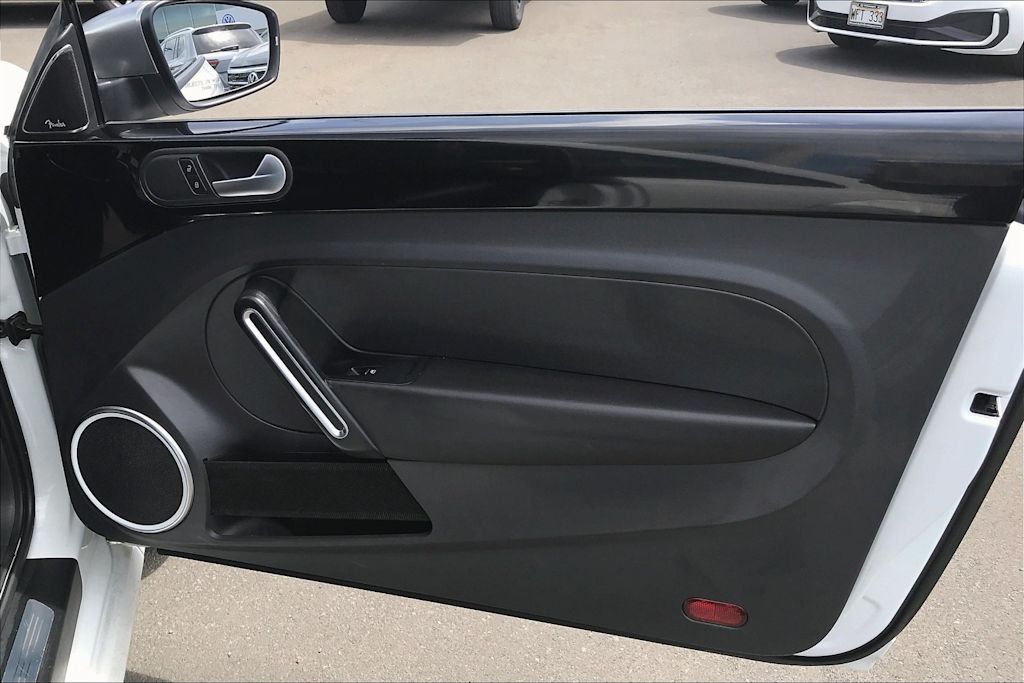 Thumbnail: 2014 Volkswagen Beetle - 28