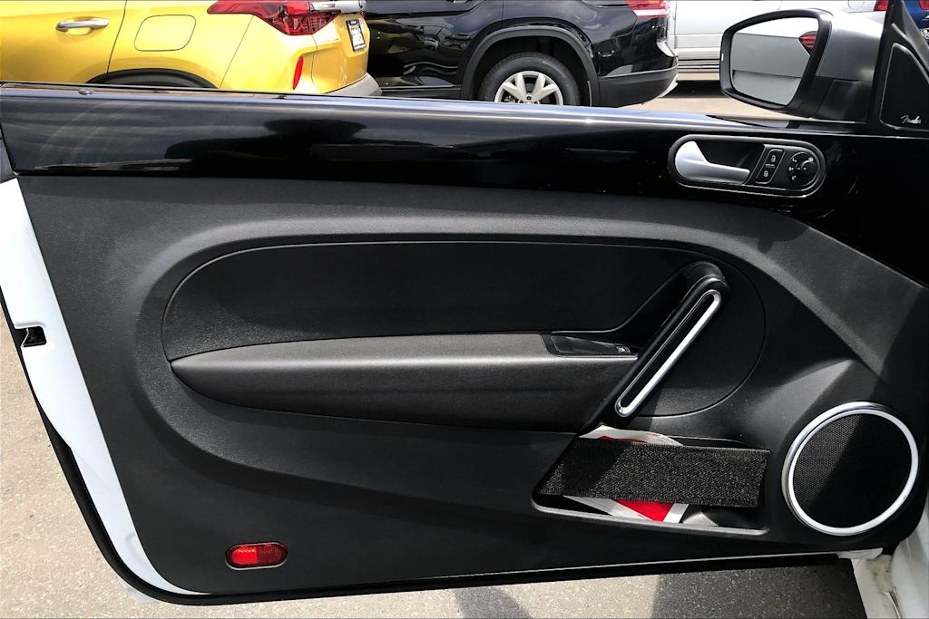 Thumbnail: 2014 Volkswagen Beetle - 27