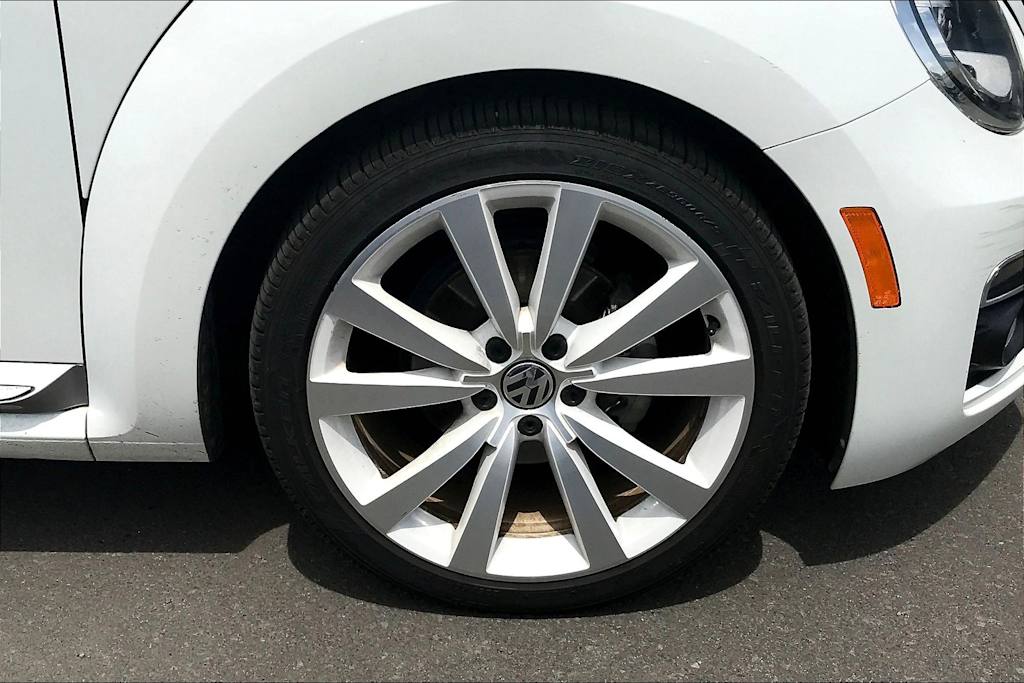 Thumbnail: 2014 Volkswagen Beetle - 7