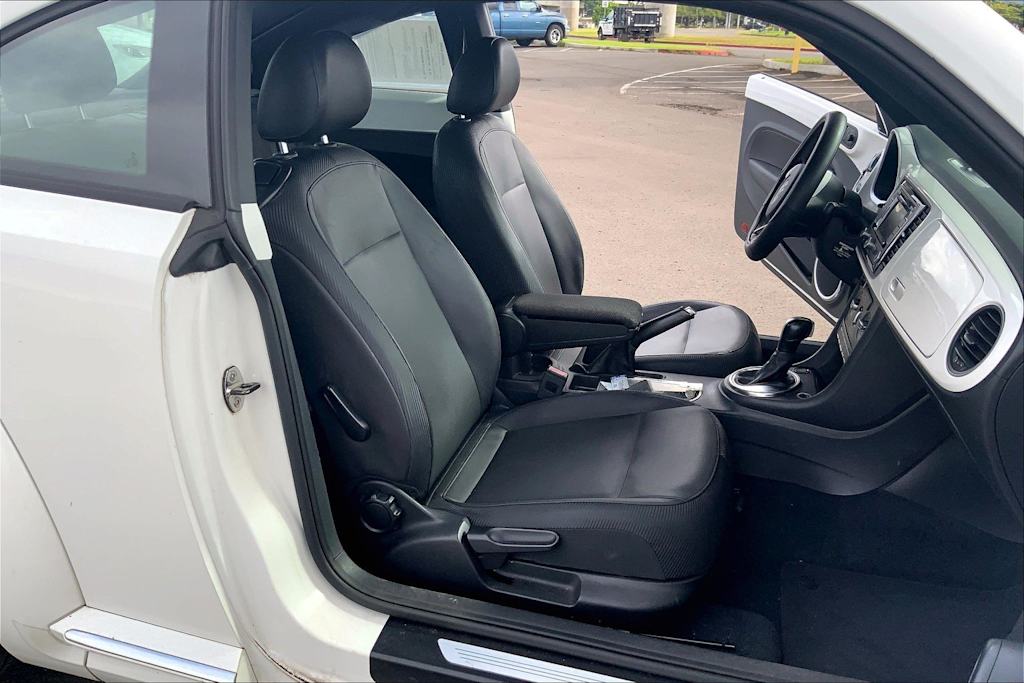 Thumbnail: 2012 Volkswagen Beetle - 11