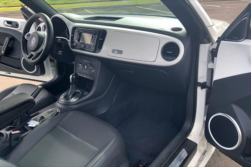 Thumbnail: 2012 Volkswagen Beetle - 14