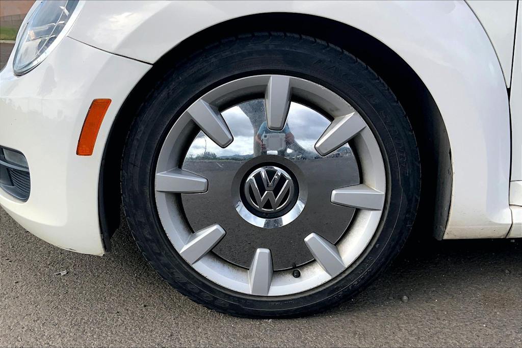 Thumbnail: 2012 Volkswagen Beetle - 8