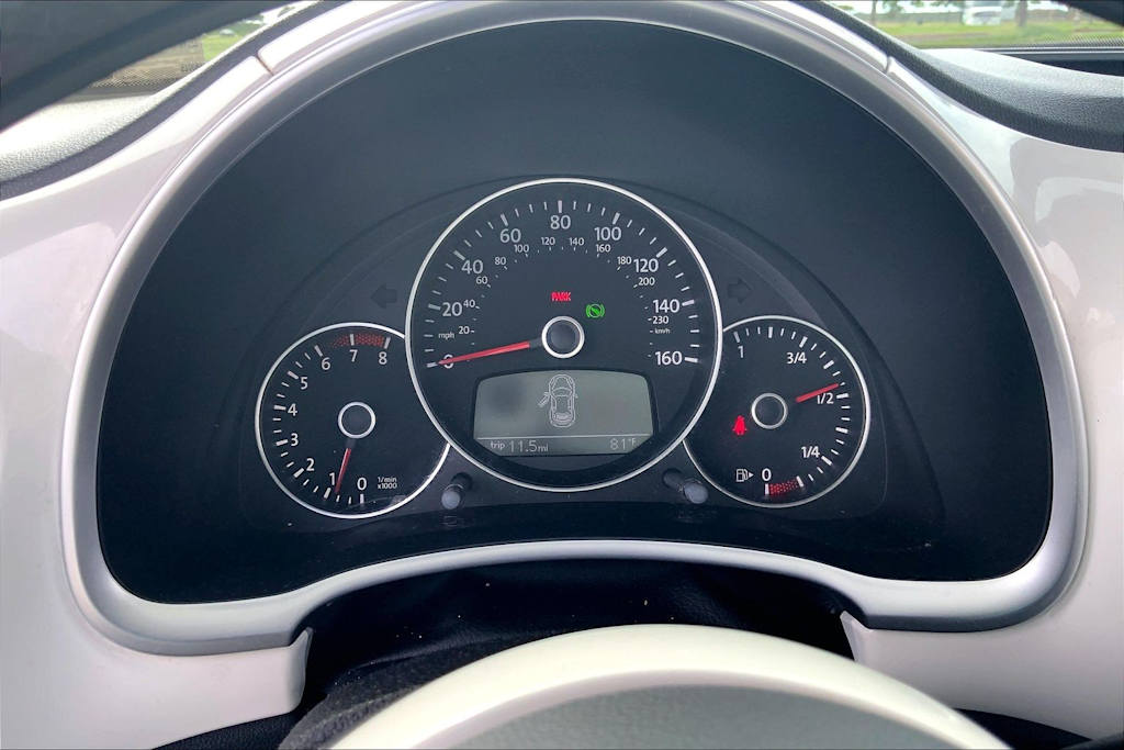 Thumbnail: 2012 Volkswagen Beetle - 17