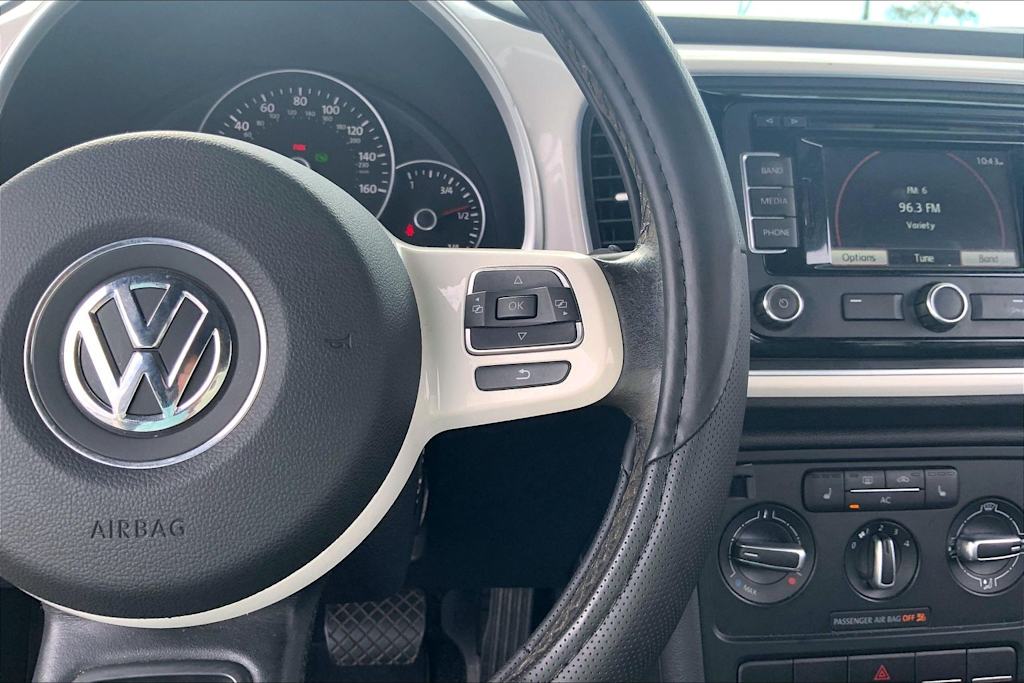 Thumbnail: 2012 Volkswagen Beetle - 24