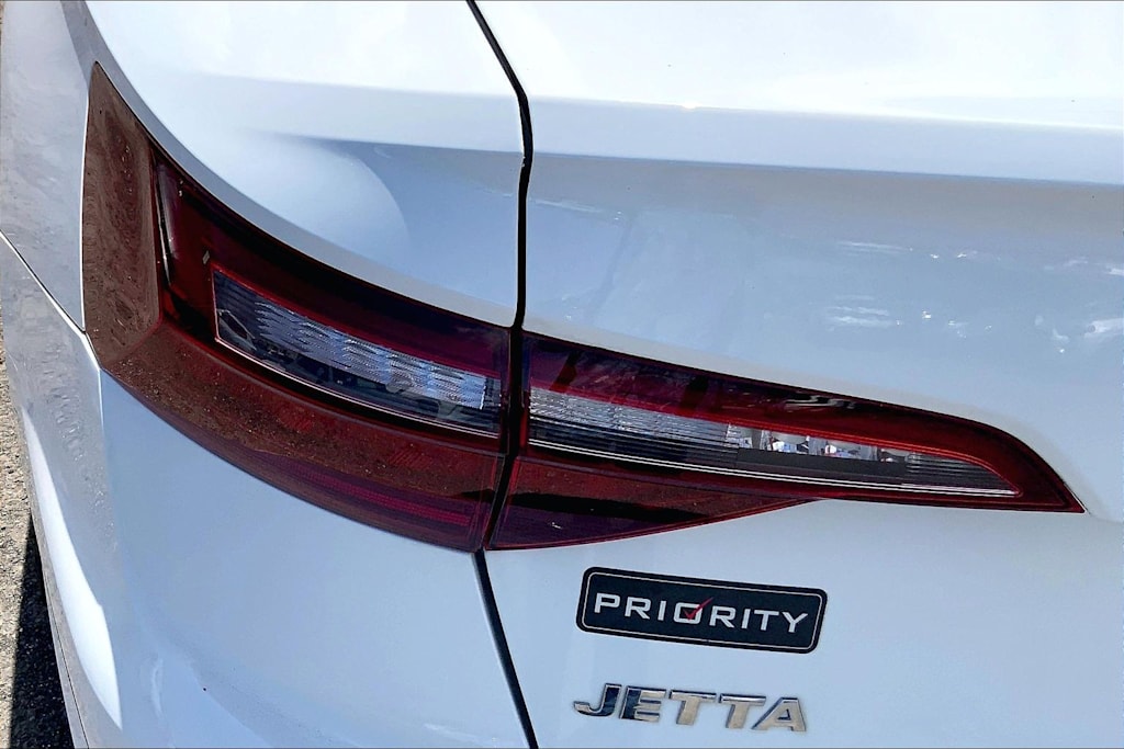 Thumbnail: 2021 Volkswagen Jetta - 32