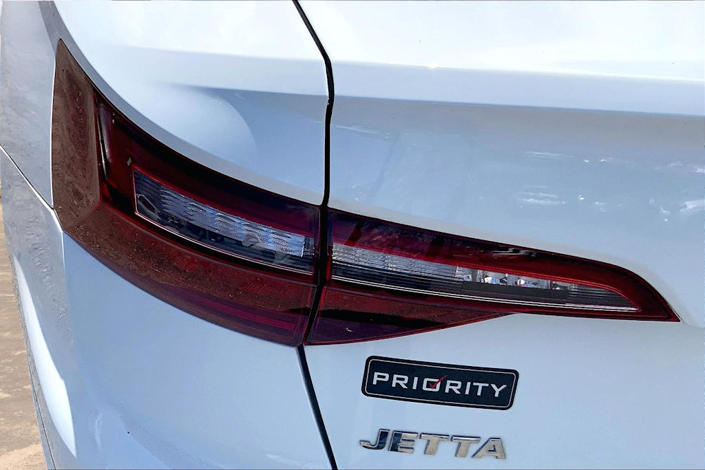 Thumbnail: 2021 Volkswagen Jetta - 32