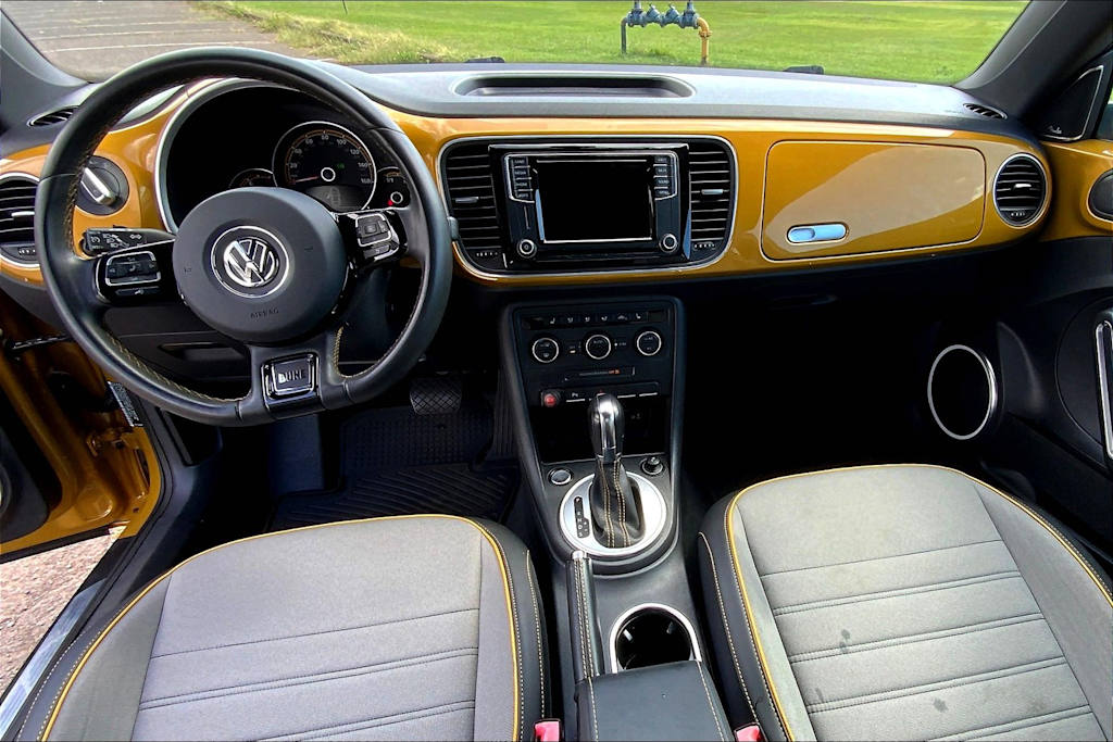 2016 Volkswagen Beetle Dune 9