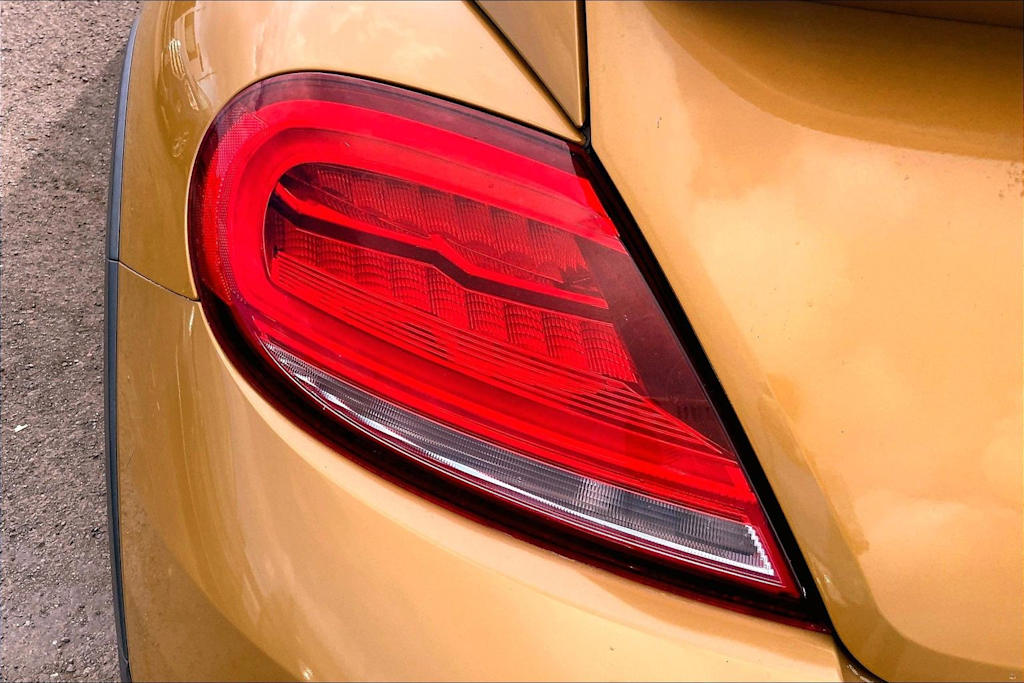 Thumbnail: 2016 Volkswagen Beetle - 31