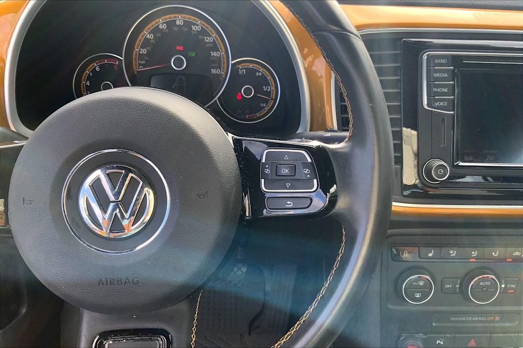 Thumbnail: 2016 Volkswagen Beetle - 25
