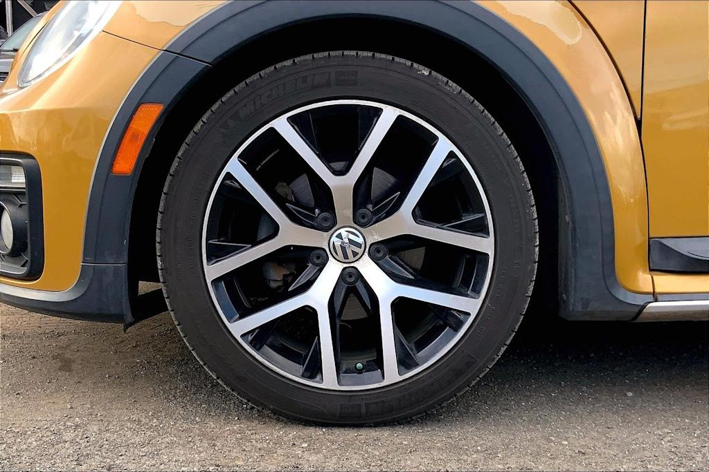 Thumbnail: 2016 Volkswagen Beetle - 8