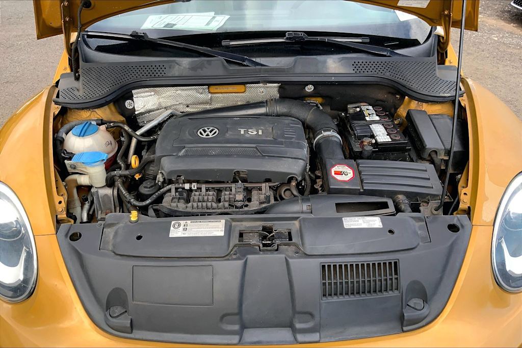 Thumbnail: 2016 Volkswagen Beetle - 9