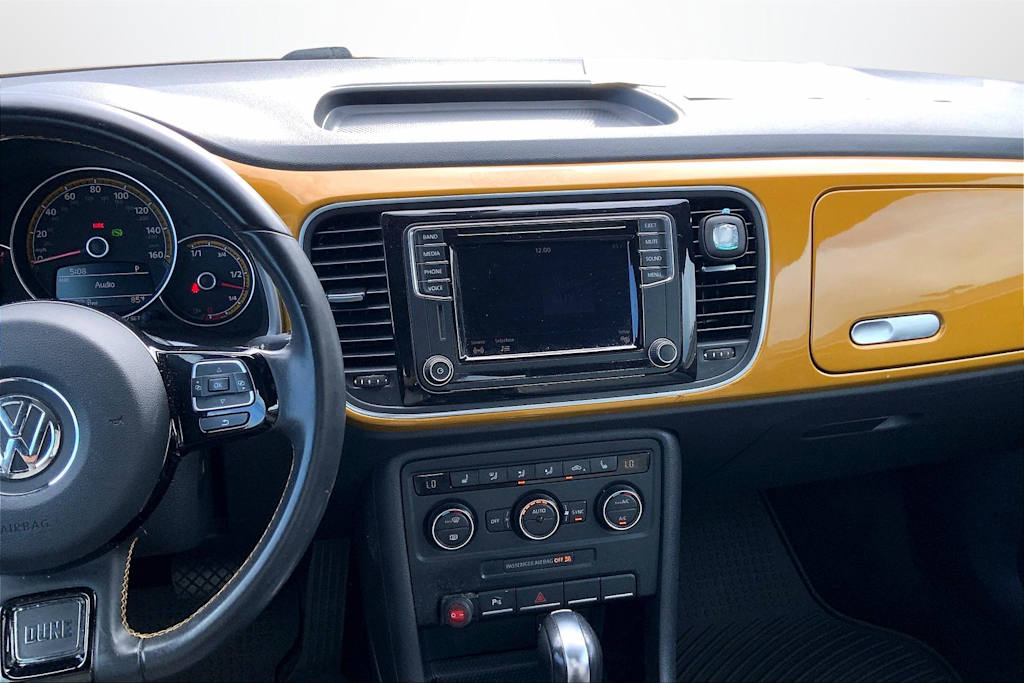 Thumbnail: 2016 Volkswagen Beetle - 15