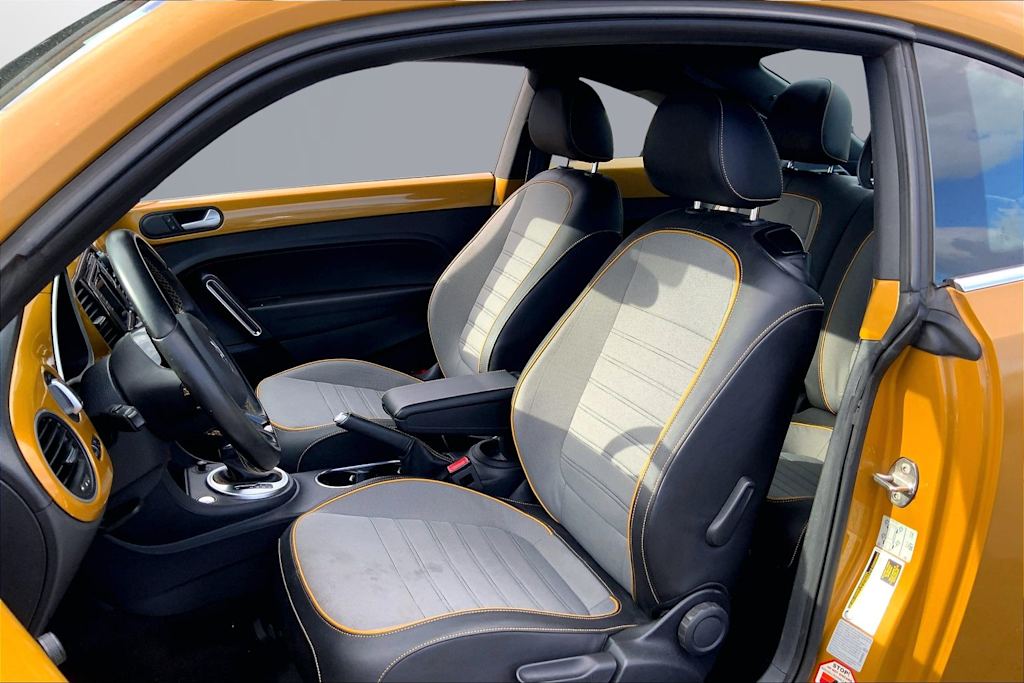 Thumbnail: 2016 Volkswagen Beetle - 11