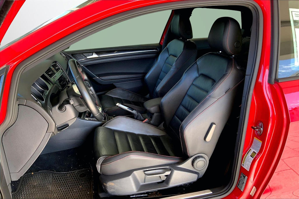 Thumbnail: 2015 Volkswagen Golf - 11