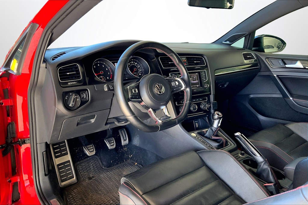 Thumbnail: 2015 Volkswagen Golf - 2