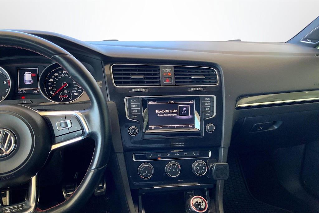 Thumbnail: 2015 Volkswagen Golf - 15