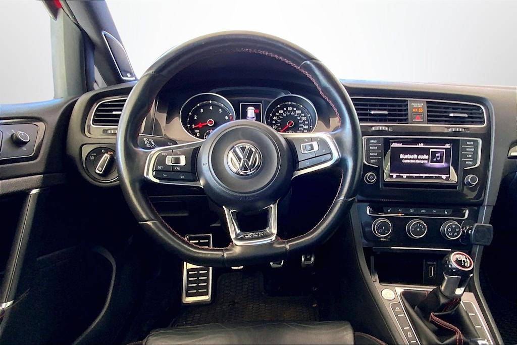 Thumbnail: 2015 Volkswagen Golf - 14