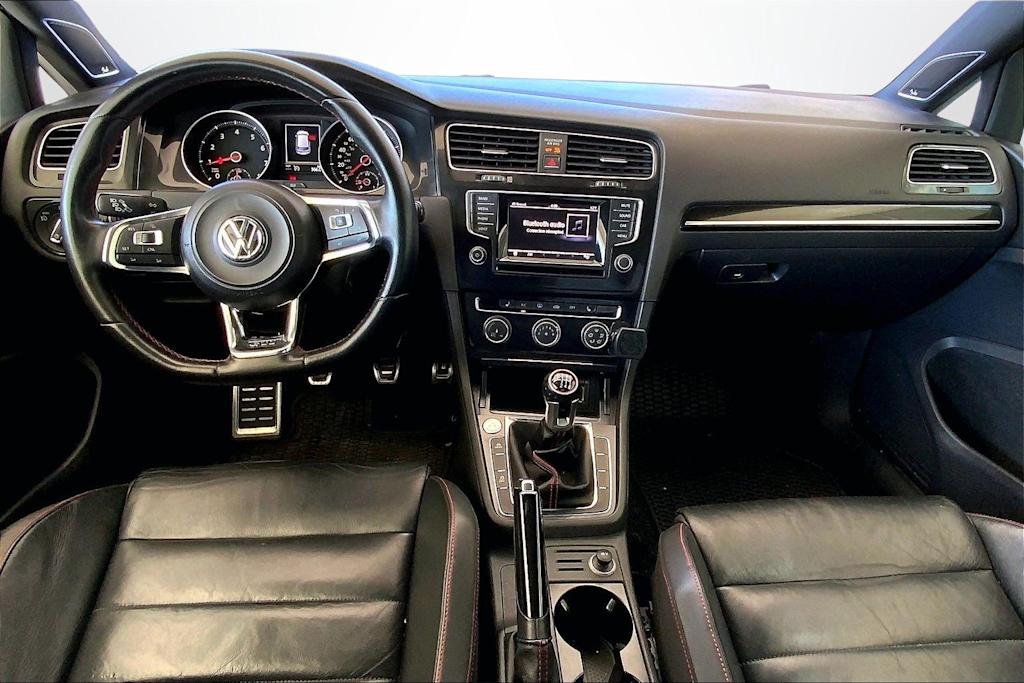 Thumbnail: 2015 Volkswagen Golf - 10