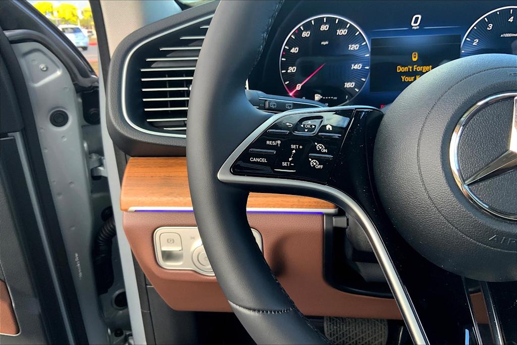 Thumbnail: 2025 Mercedes-Benz GLE - 24