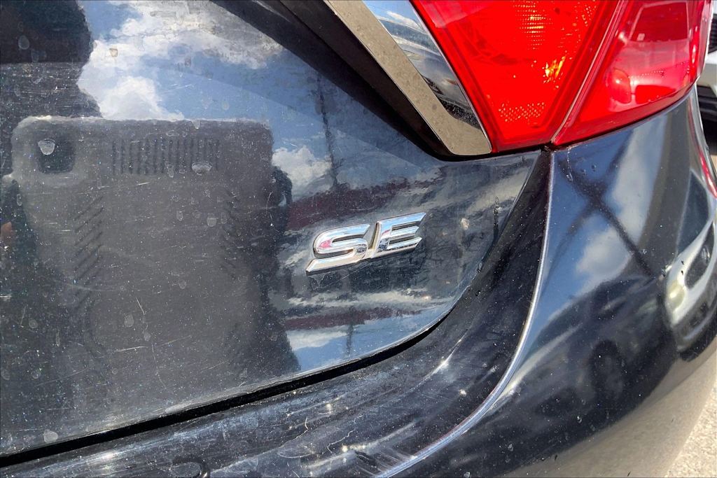 Thumbnail: 2015 Toyota Camry - 21