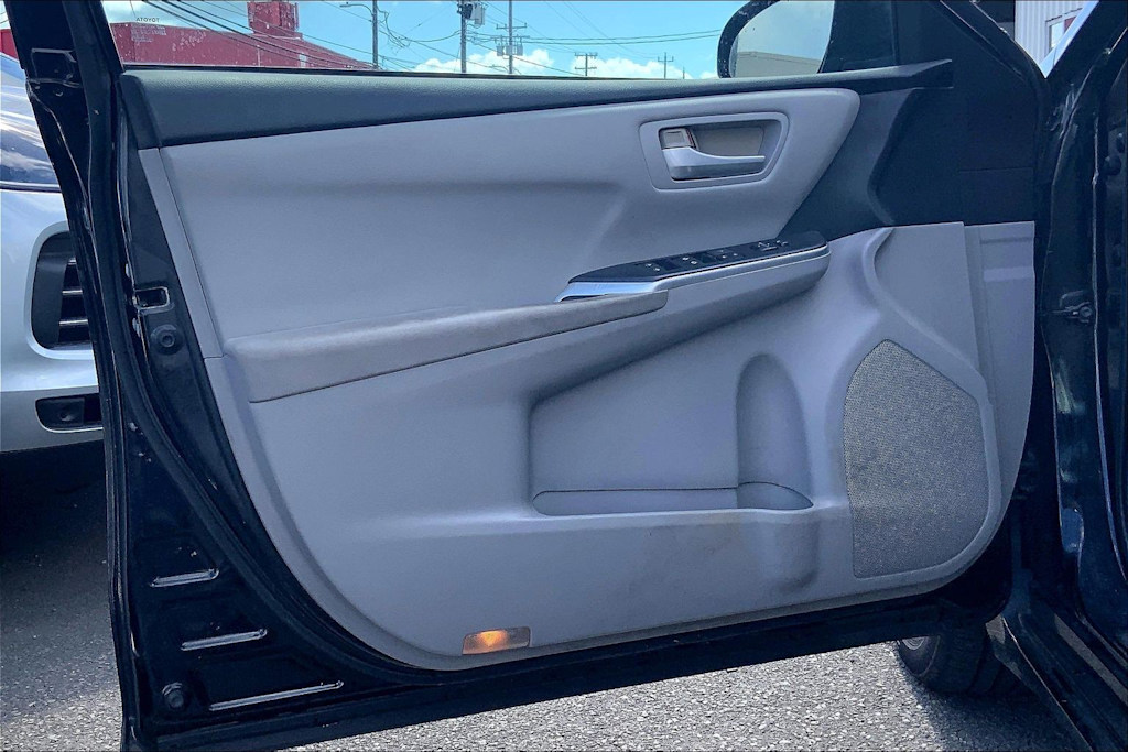 Thumbnail: 2015 Toyota Camry - 27