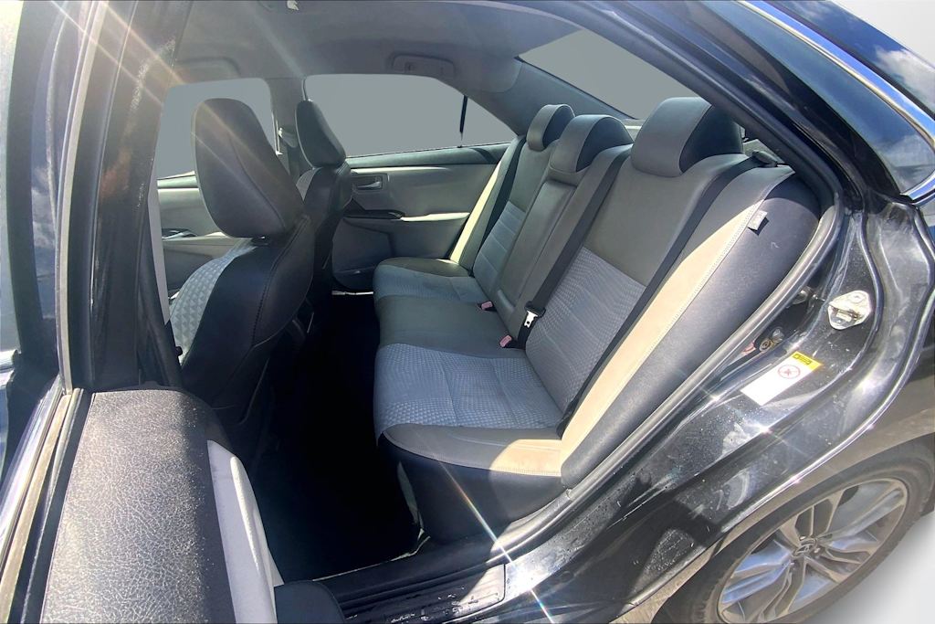 Thumbnail: 2015 Toyota Camry - 30