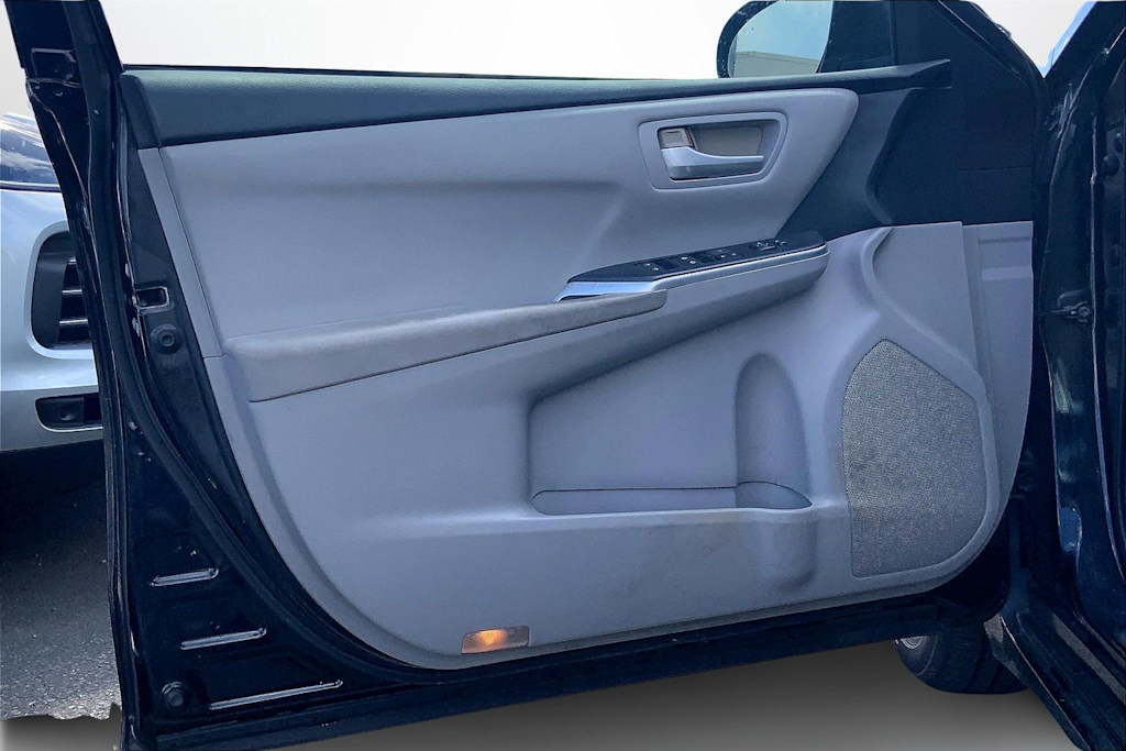 Thumbnail: 2015 Toyota Camry - 28