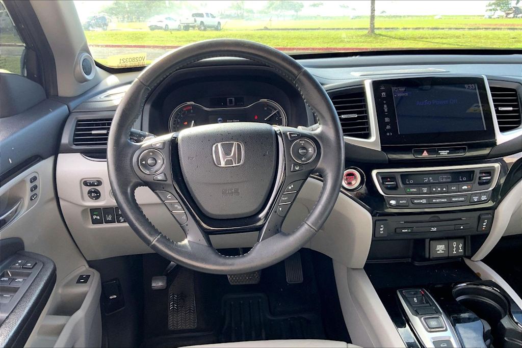 Thumbnail: 2017 Honda Pilot - 13