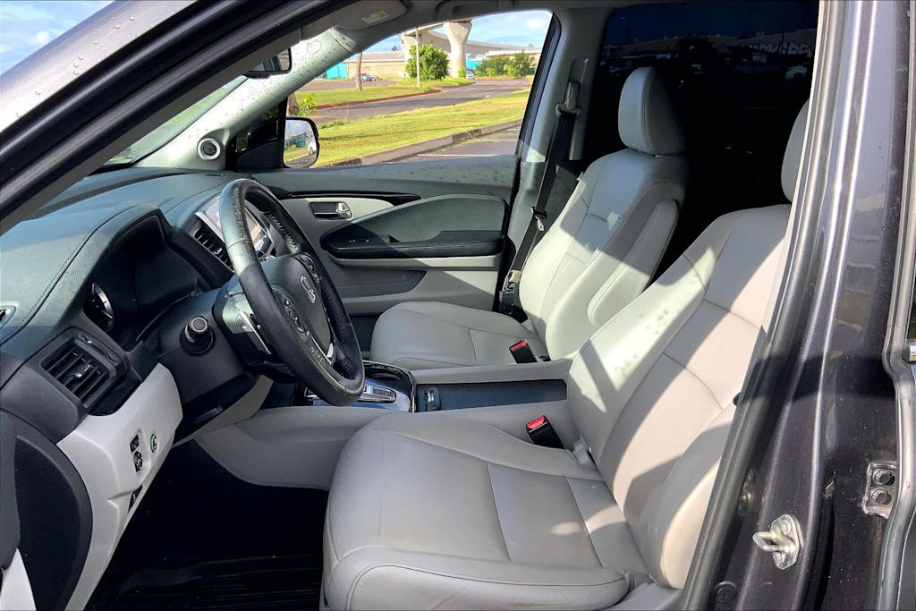 Thumbnail: 2017 Honda Pilot - 10