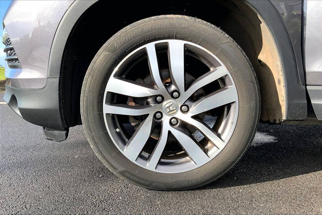 Thumbnail: 2017 Honda Pilot - 8