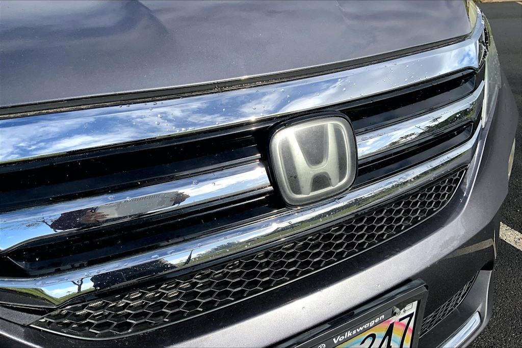 Thumbnail: 2017 Honda Pilot - 32