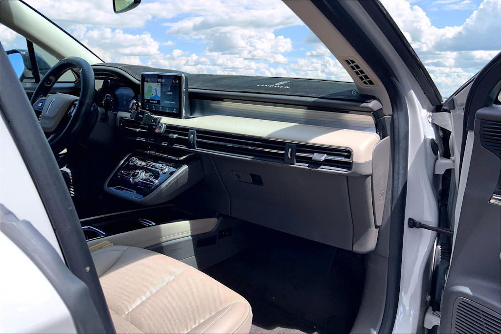 Thumbnail: 2022 Lincoln Corsair - 23