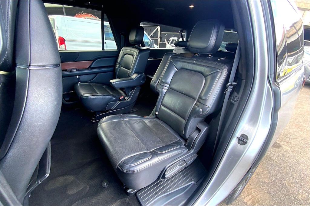 Thumbnail: 2021 Lincoln Navigator L - 29