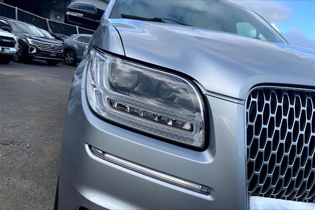 Thumbnail: 2021 Lincoln Navigator L - 31