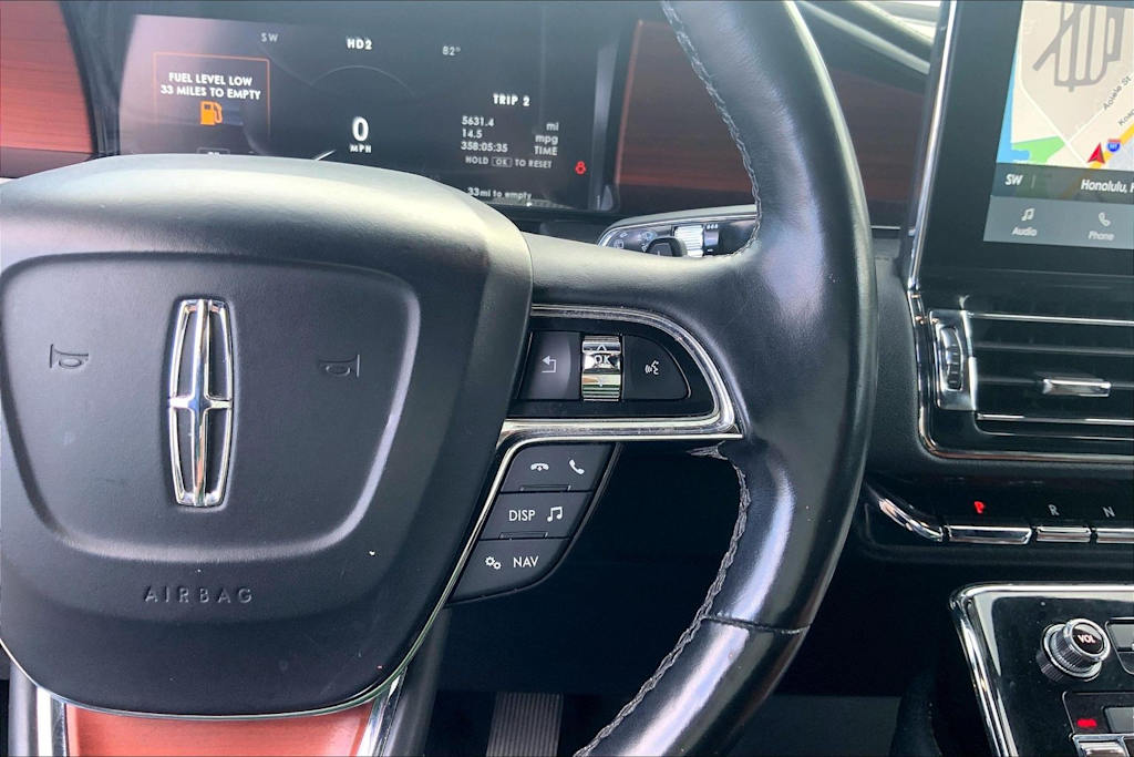 Thumbnail: 2021 Lincoln Navigator L - 25