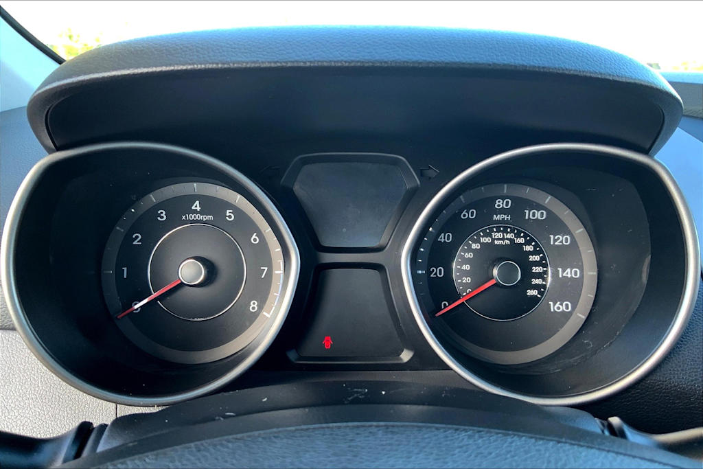 Thumbnail: 2013 Hyundai Elantra - 17