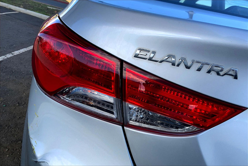Thumbnail: 2013 Hyundai Elantra - 33