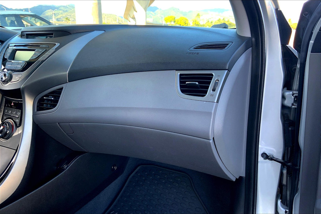 Thumbnail: 2013 Hyundai Elantra - 25