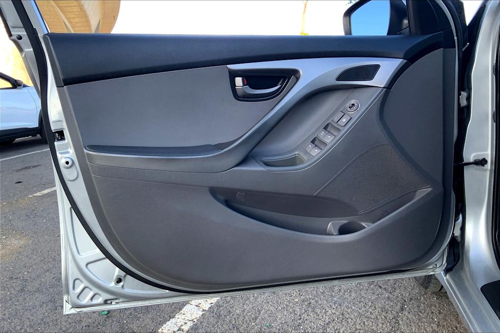 Thumbnail: 2013 Hyundai Elantra - 28