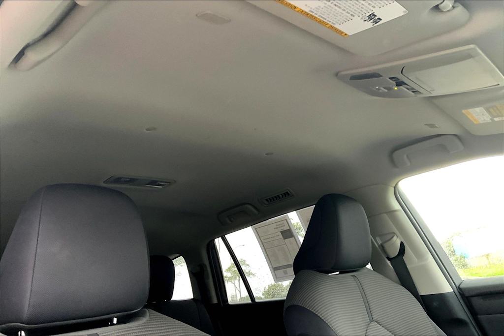 Thumbnail: 2023 Toyota Highlander - 30