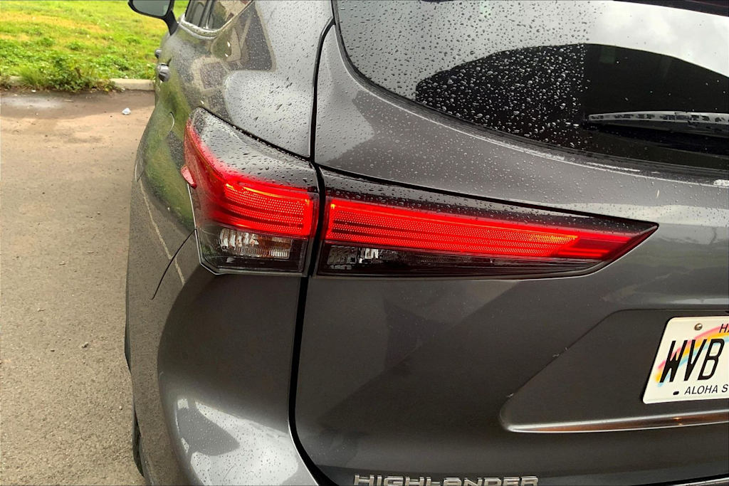 Thumbnail: 2023 Toyota Highlander - 32