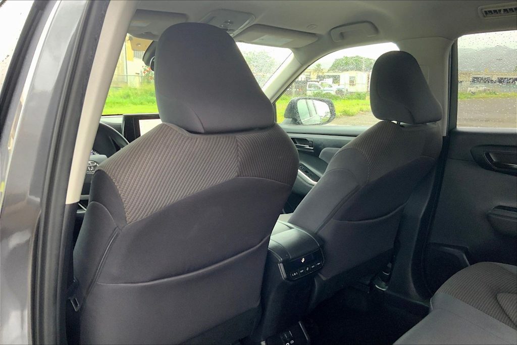 Thumbnail: 2023 Toyota Highlander - 13