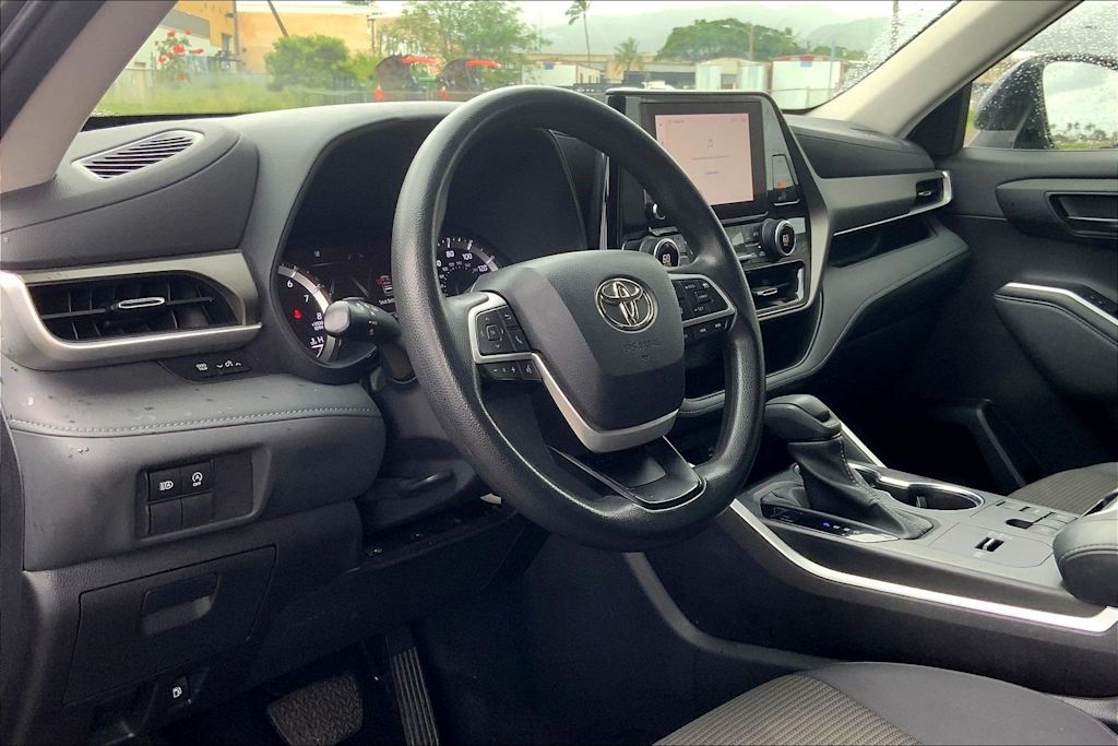 Thumbnail: 2023 Toyota Highlander - 2