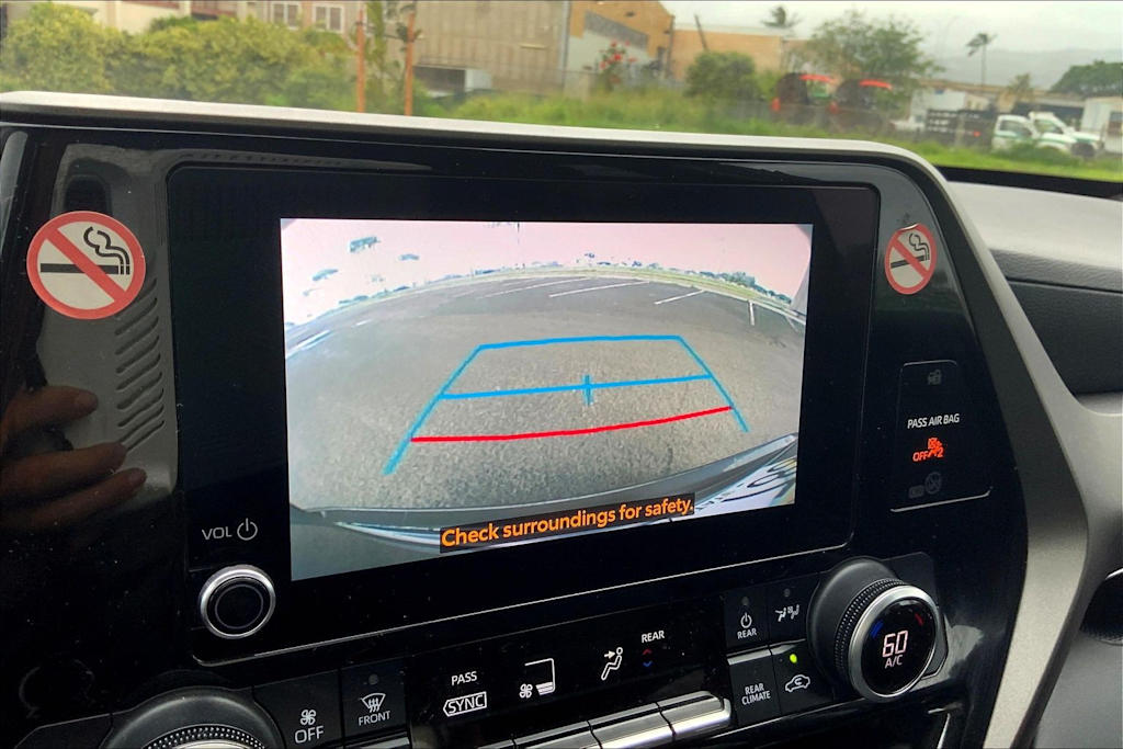 Thumbnail: 2023 Toyota Highlander - 16