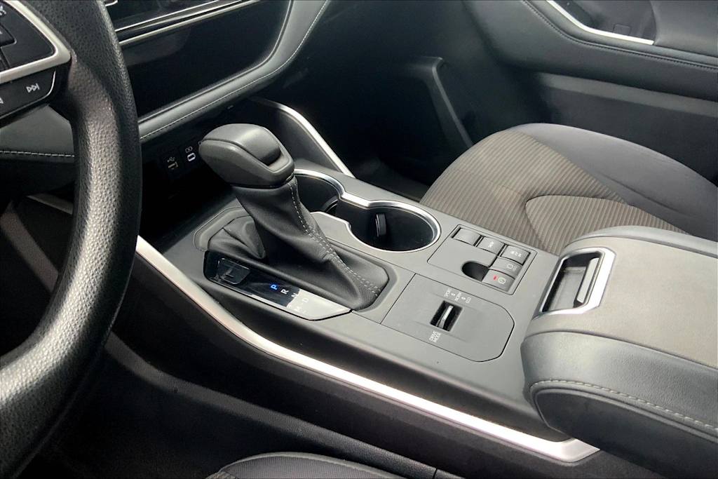 Thumbnail: 2023 Toyota Highlander - 17