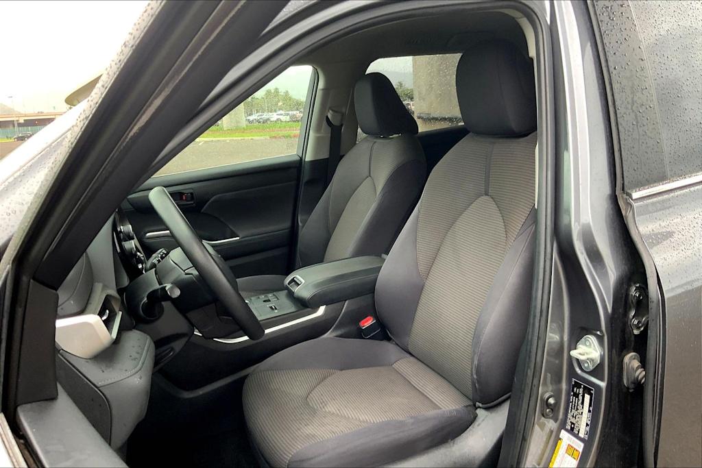 Thumbnail: 2023 Toyota Highlander - 11